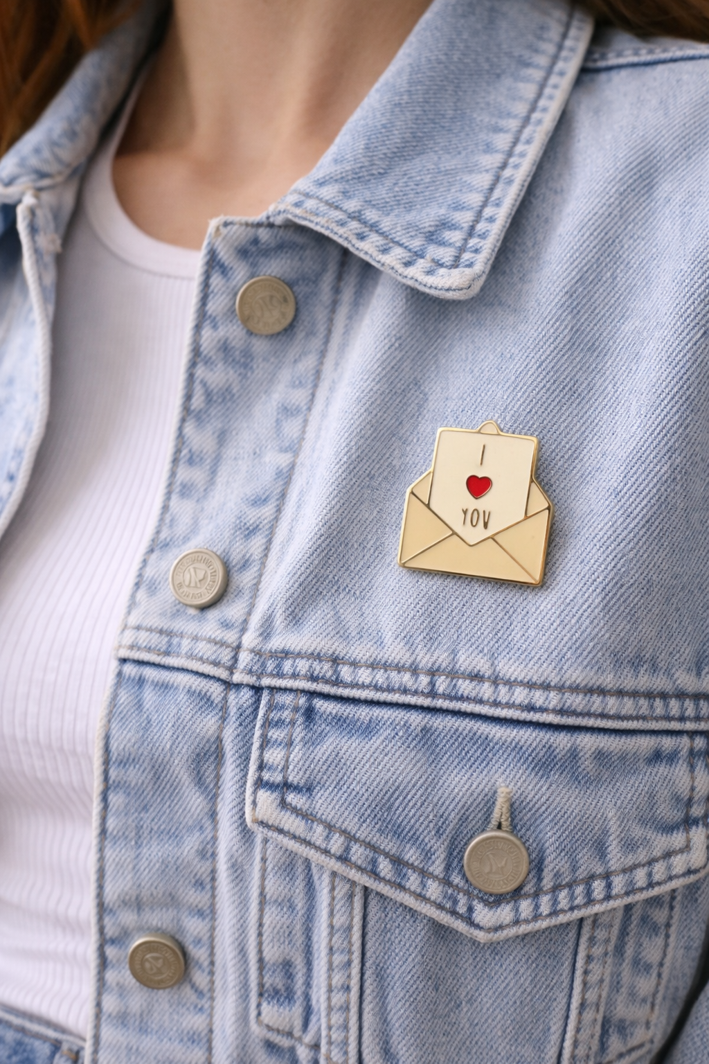 I love you envelope pin - Valentine edition